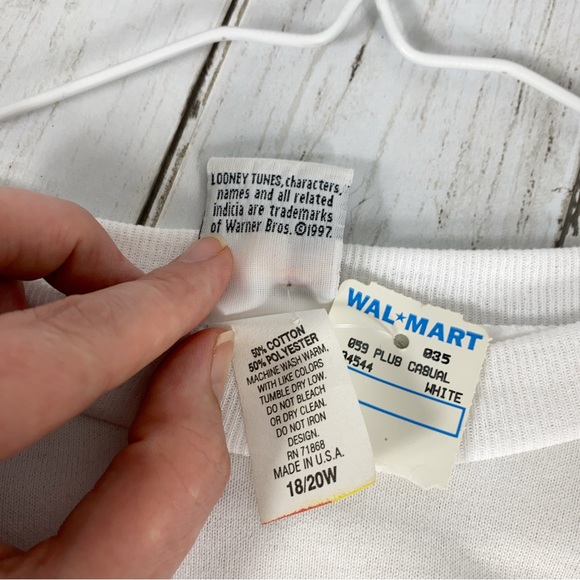 Vintage Looney Tunes Womens Sweatshirt Size XXL 18/20 Tweety Halloween White ‘97 - Picture 11 of 12